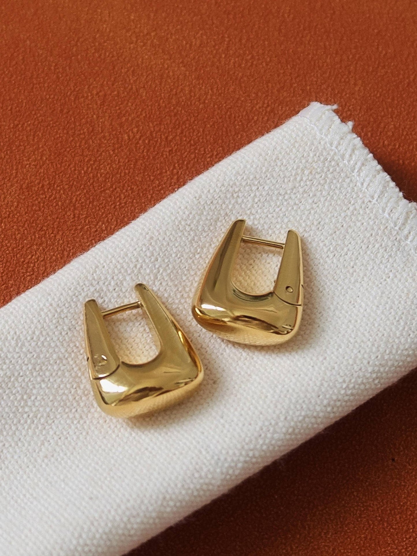 Cadance 18K Gold Non-Tarnish Geometric Hoop Earrings: Yellow Gold