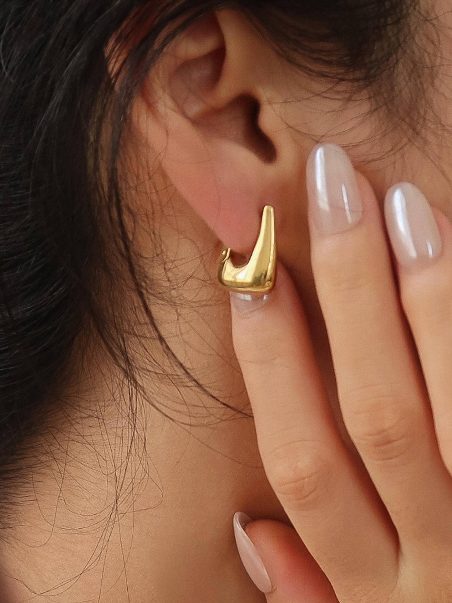 Cadance 18K Gold Non-Tarnish Geometric Hoop Earrings: Yellow Gold