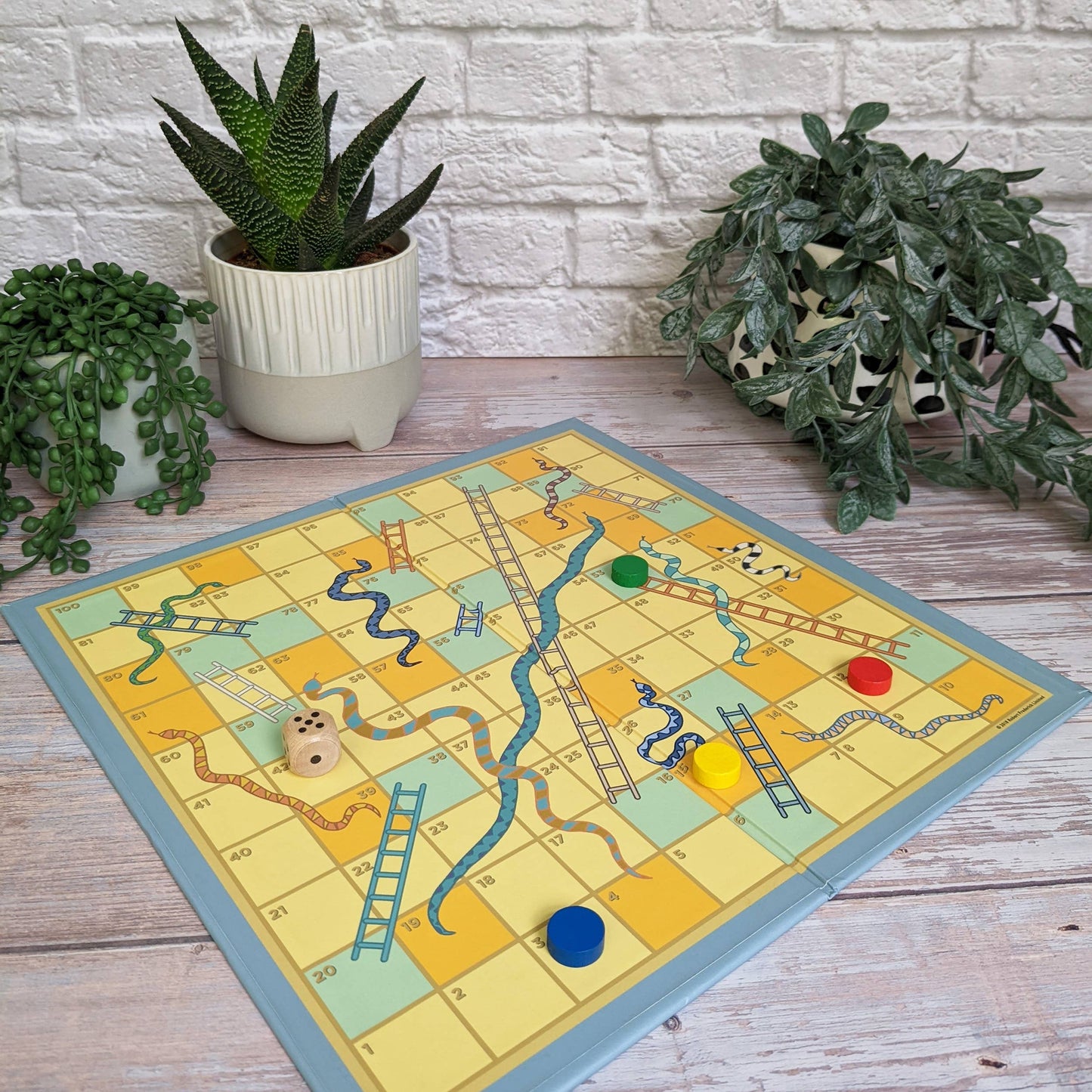 Snakes & Ladders - Pyramid Games